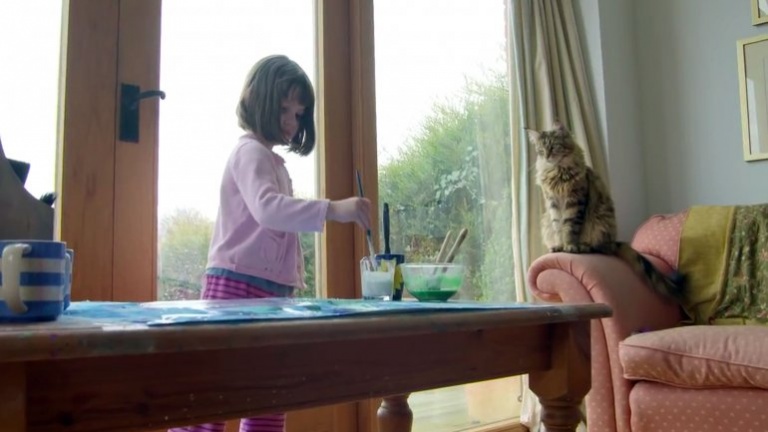 La fillette et son chat