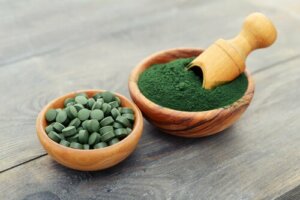 La spiruline pour la santé des chiens : 5 avantages